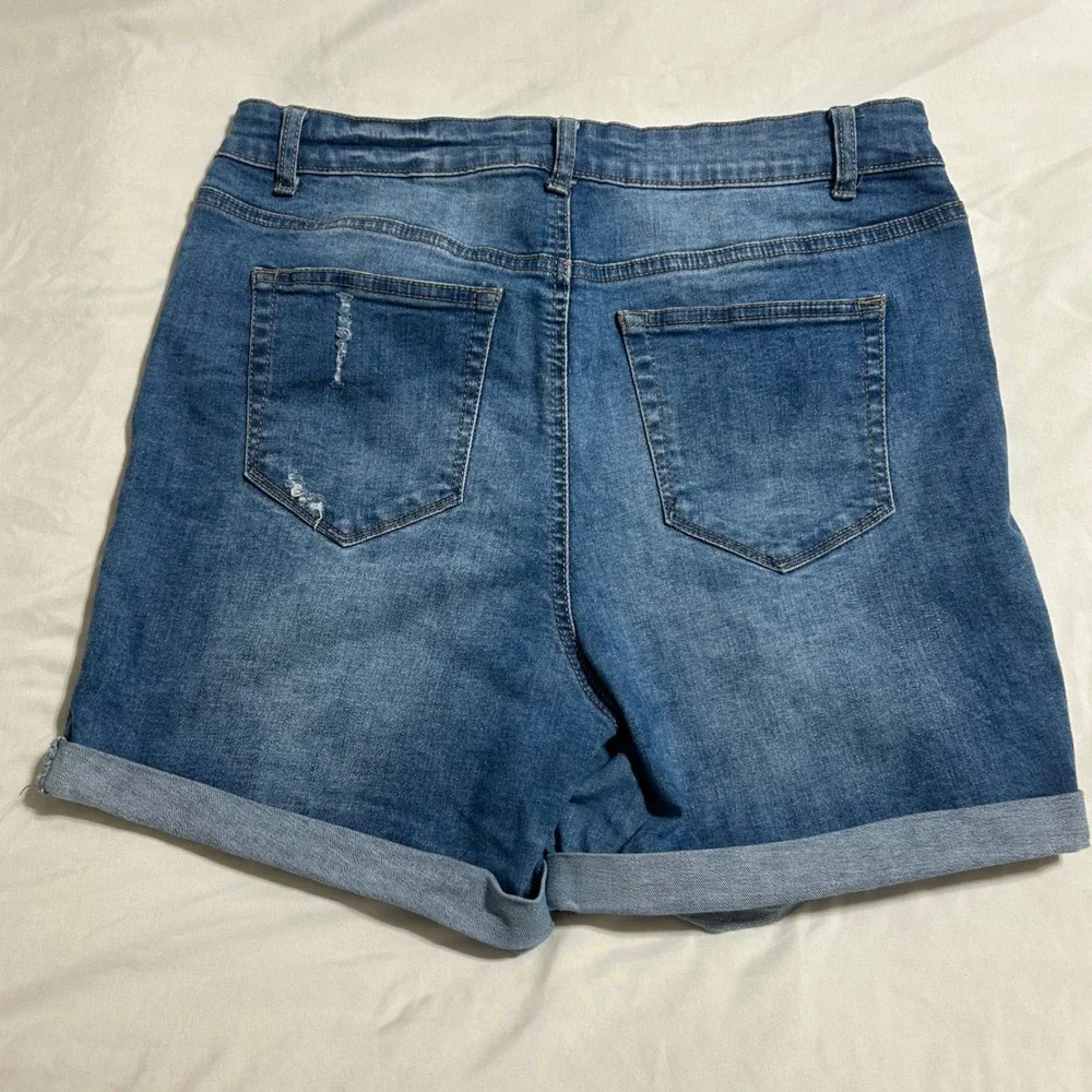 Wax Jean Womens Medium Wash Distressed Cuffed Denim Shorts 90145 Blue Size L - Picture 13 of 13